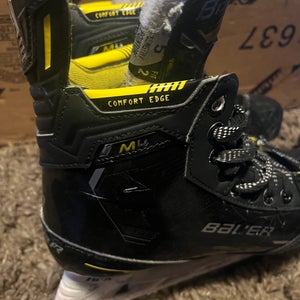 2023 Bauer Supreme M4 Hockey Skates Regular Width  5 (Used)