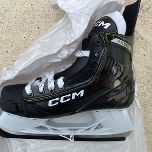 CCM AS-550 Hockey Skates Regular Width 8 (New)