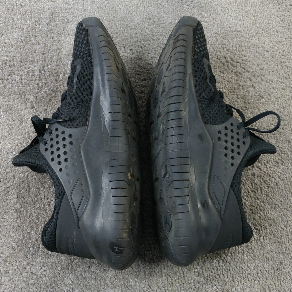 nike free tr v8 on feet