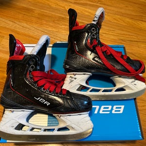 Bauer Vapor 3X Pro Hockey Skates Regular Width Size 2 (Used)
