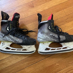 2023 Bauer Vapor Hyperlite Regular Width   Size 4 (Used)