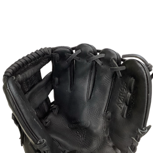 Used Akadema AZR95 BB/SB Glove RH Throw Black 11" 11613-S000157571