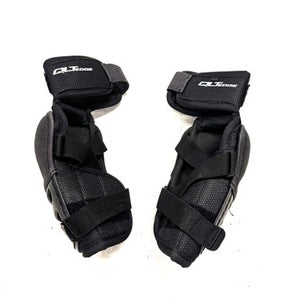 Used CCM QLT EDGE Junior Elbow Pads LG 11860-C000289368
