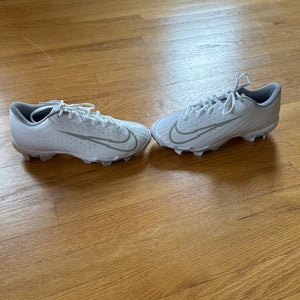 White Men's Size M 8.0 (W 9.0) Youth Nike Low Top Vapor Ultrafly 4 Keystone (New)