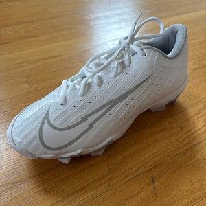 White Men's Size M 8.0 (W 9.0) Youth Nike Low Top Vapor Ultrafly 4 Keystone Molded Cleats (New)