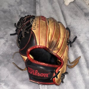 Wilson Left Hand Throw Infield A2000 Baseball Glove 11.5" (Used)