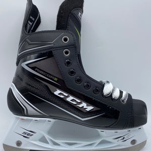 NEW CCM Ribcor Silver Skate, Size 6 D