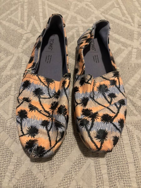 Toms Alpargata Canvas Slip On Shoes Women’s 8.5 Palm Tree Print