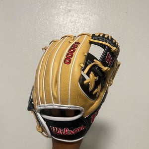 2024 Wilson Right Hand Throw Infield A2000 Baseball Glove 11.5" (New)