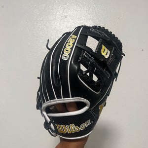 2023 Wilson Right Hand Throw Infield A2000 Baseball Glove 11.5" (New)