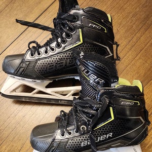 Bauer Pro Hockey Goalie Skates Regular Width 6 (Used)