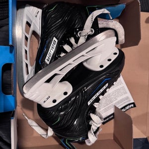 Bauer Hockey Skates 10 (Used)