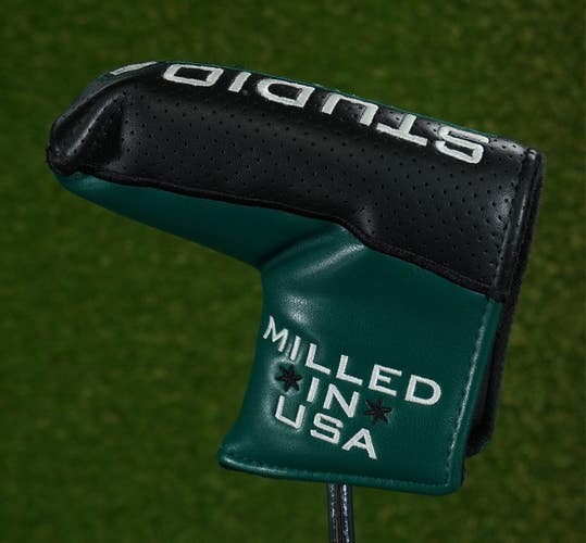 BETTINARDI STUDIO STOCK BLADE PUTTER HEADCOVER CLOSURE GREEN / BLACK