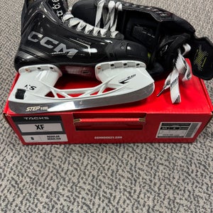 CCM Tacks XF Senior Size 8 regular Width Skates