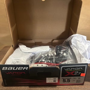 Bauer Vapor X2.7 Hockey Skates Regular Width Size 5.5 (New)