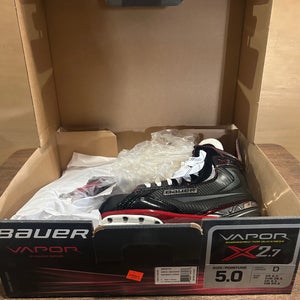 Bauer Vapor X2.7 Hockey Skates Regular Width Size 5 (New)