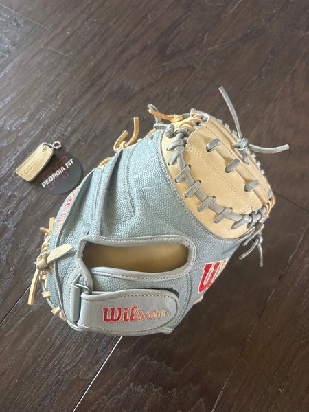 Wilson A2000 Pedroia Fit Catchers Mitt 33”