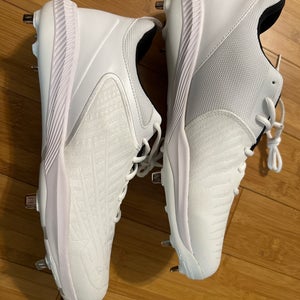 White Men's Size M 14.0 (W 15.0) Adult New Balance Low Top 4040v6 Metal (New)