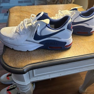 White Men's Adult Size M 10.5 (W 11.5) Nike Shoes (Used)