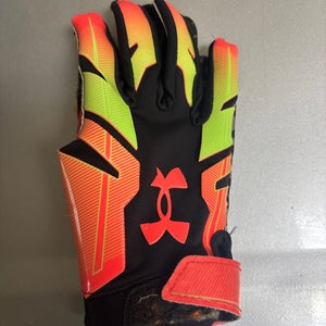 Medium Youth Under Armour F8 Gloves (Used)