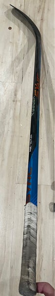 Junior Bauer Nexus Sync Right Handed Hockey Stick P88 (Used)