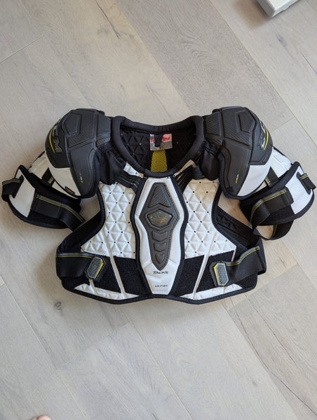 Small Senior CCM Ultra Tacks Shoulder Pads (Used)