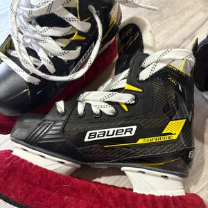 Bauer Supreme M4 Hockey Skates Size 3.5 (Used)