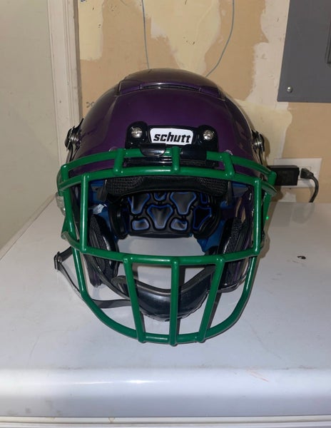 Adult Small Schutt F7 Helmet (Used)