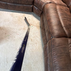Senior Bauer Vapor Hyperlite Left Hand Hockey Stick Mid Pattern Pro Stock (Used)