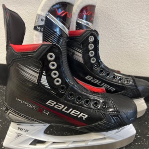 2024 Bauer Vapor X4 Hockey Skates Size 6 (Used)