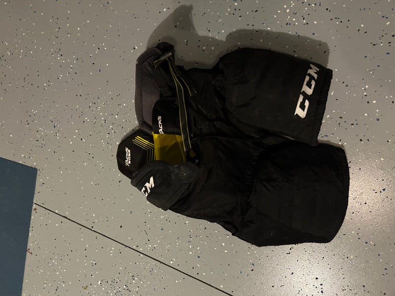 Medium Senior Black CCM Hockey Pants