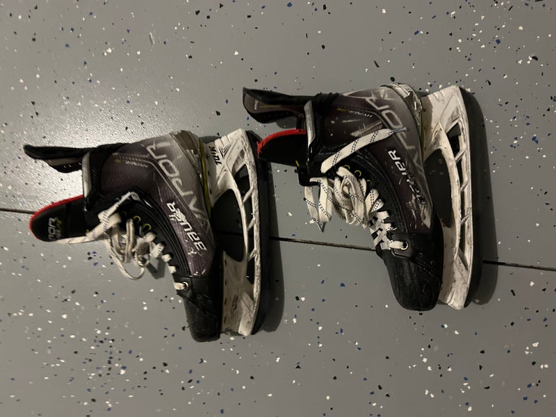 Bauer Vapor Hyperlite Hockey Skates 8.5