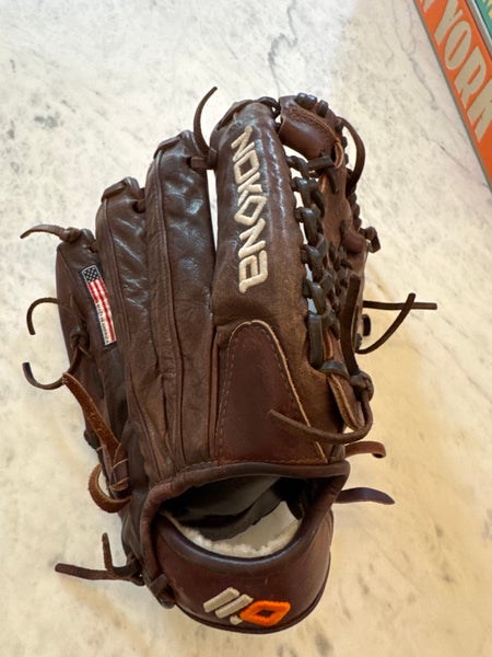 Right Hand Throw Baseball Glove 12.75" (Used)