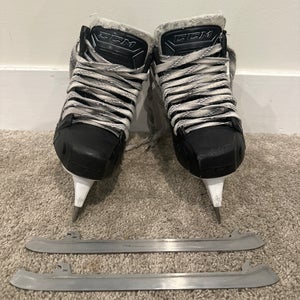 2023 CCM Super Tacks 9370 Hockey Goalie Skates Regular Width  Size 5.5 (Used)