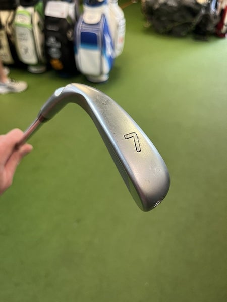 Ping G700 White Dot 7 Iron AWT 2.0 Regular Flex