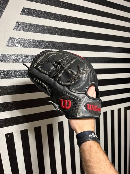 Wilson a2000 B2 12” lefty baseball glove