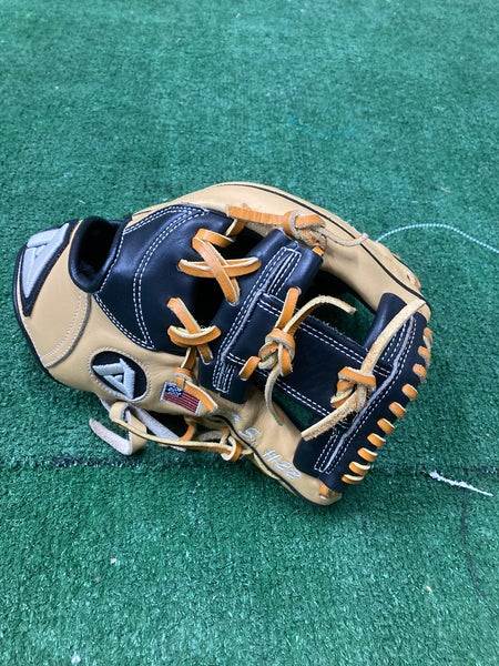 Akadema Right Hand Throw Infield Baseball Glove 11.5" (Used)