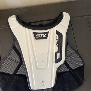 Medium STX Shield 600 (Used)