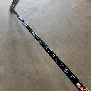 75 Flex P92 Senior True catalyst 9x3 Right Handed Hockey Stick Pro Stock NCAA (New)