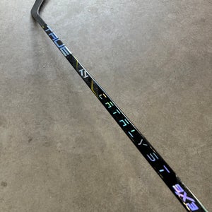 75 Flex P28 Senior True catalyst 9x3 Right Handed Hockey Stick Pro Stock NCAA (New)