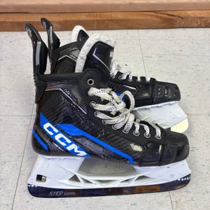 Fraser Minten NHL Leafs Pro Stock Skates CCM AS-V Pro Size 9.75