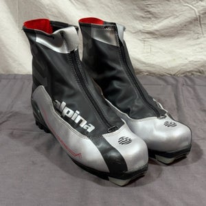 Alpina T28 Touring Thinsulate Insulated NNN Cross Country Ski Boots MDP 28 US 10