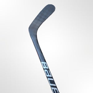 2 Pack NHL Pro Stock RH Bauer Vapor Hyperlite 2 Hockey Stick Mid Pattern Pro Stock (Used)