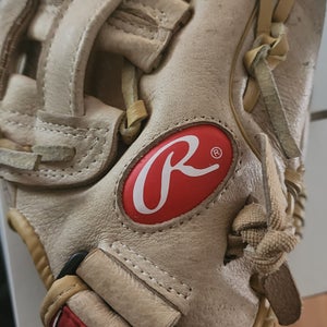 Rawlings Right Hand Throw Baseball Glove 10.5" (Used)
