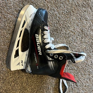 Bauer Vapor X4 Hockey Skates Size 4 (Used)