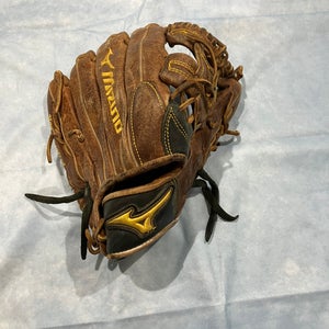 Brown Mizuno Classic Pro Right Hand Throw Baseball Glove 11.25" (Used)