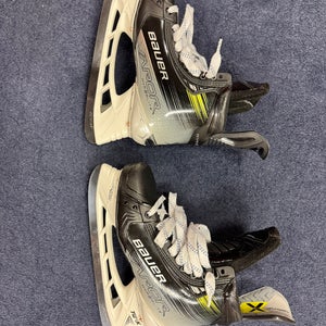 Bauer Vapor Hyperlite 2 Hockey Skates Regular Width  Pro Stock 10.5 (New)