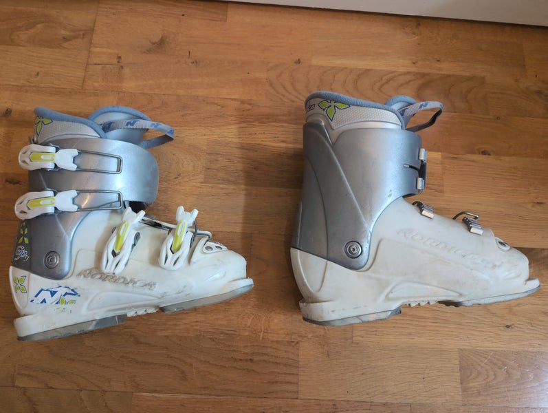 Women's Nordica GPTJ Ski Boots (Used)