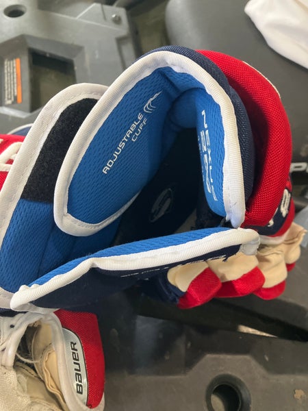 Men’s hockey gloves