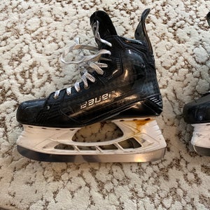 Bauer Supreme Mach Hockey Skates  Pro Stock 8.5 (Used)